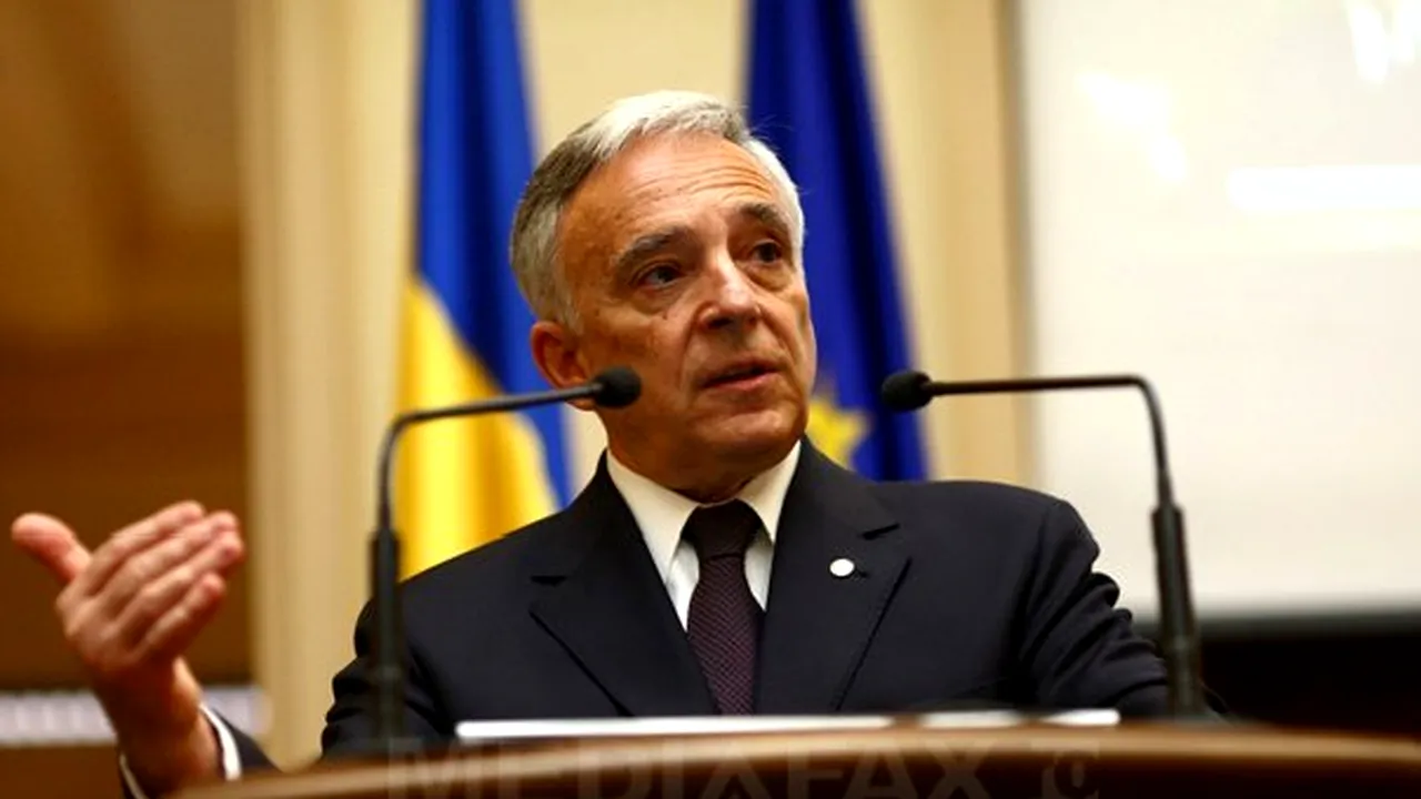 Isărescu: Populaţia trebuie să aibă educaţie financiară pentru a face faţă complexităţii pieţei