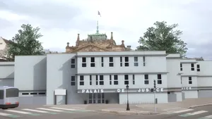 Un individ a provocat un incendiu în Palatul Justiţiei din Strasbourg