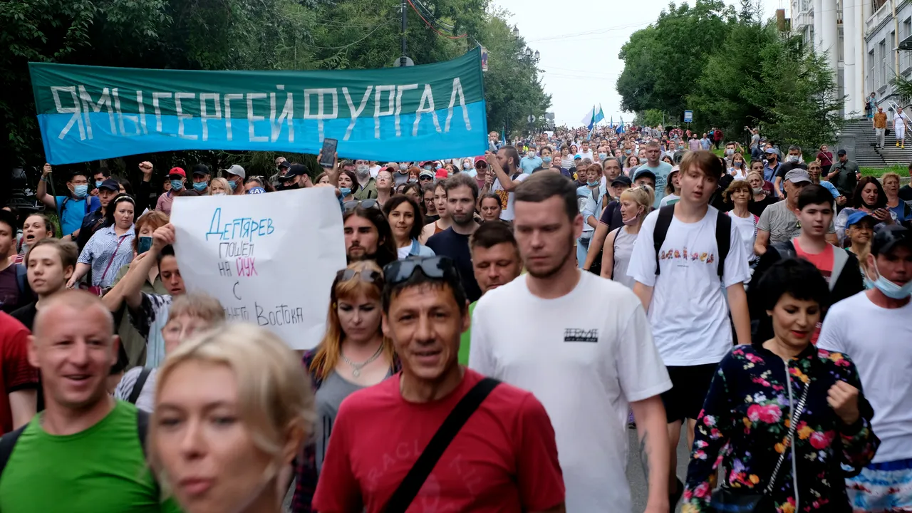 Noi proteste în extremitatea estică a Rusiei. Mii de oameni au strigat „Rusia fără Putin”