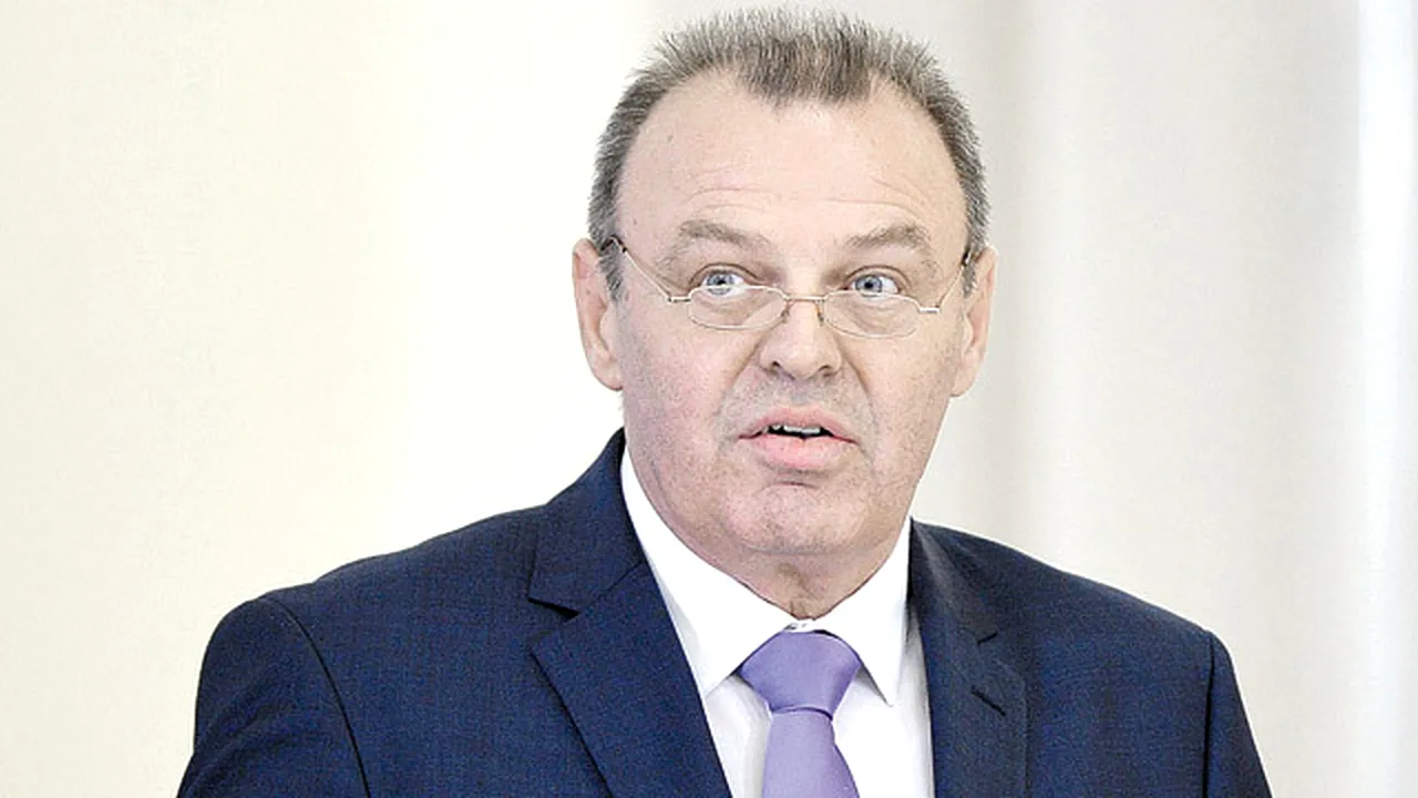 Liberalii cer demiterea de urgenţă a ministrului Transporturilor, Lucian Şova, pentru 