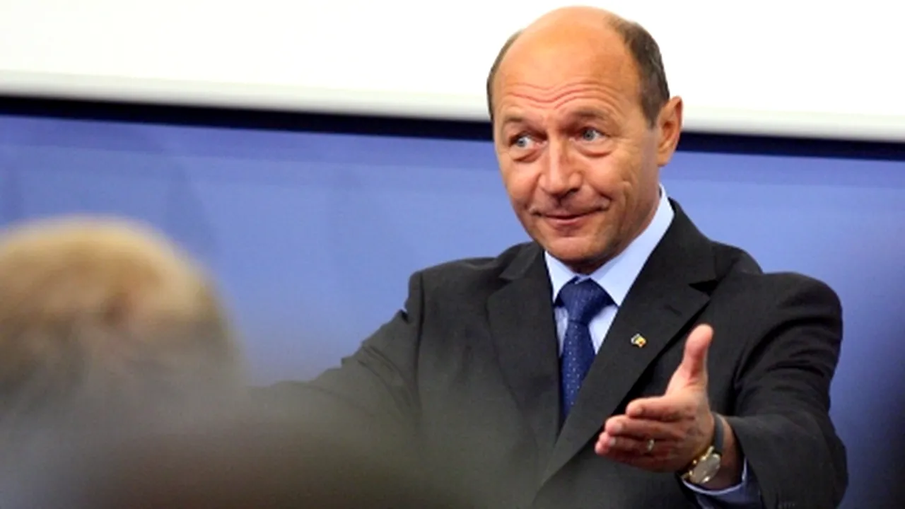 Băsescu: L-am sunat pe Iohannis din bun-simţ