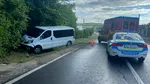 Accident în județul Sibiu. Cinci persoane aflate într-un microbuz au ajuns la spital
