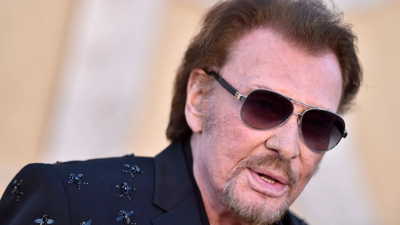 A murit Johnny Hallyday / Emmanuel Macron: 