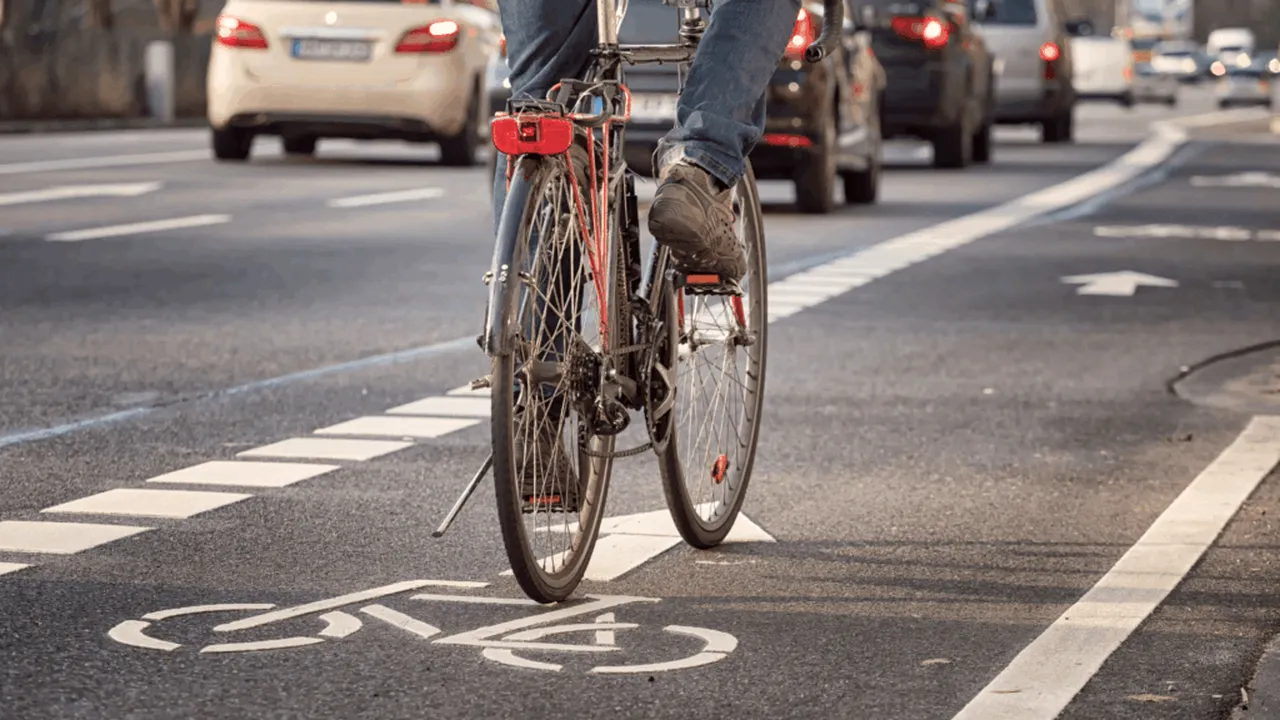 Biciclist lovit mortal de o mașină pe un drum județean din Prahova