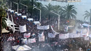 Aproximativ 20.000 de fani ai echipei Hajduk Split au cerut demisia conducerii federaţiei croate