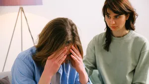 Bărbaţii şi femeile simt şi calmează durerea diferit - studiu