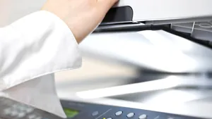 Camera Deputaţilor va dona şcolilor peste 500 de imprimante şi copiatoare funcţionale