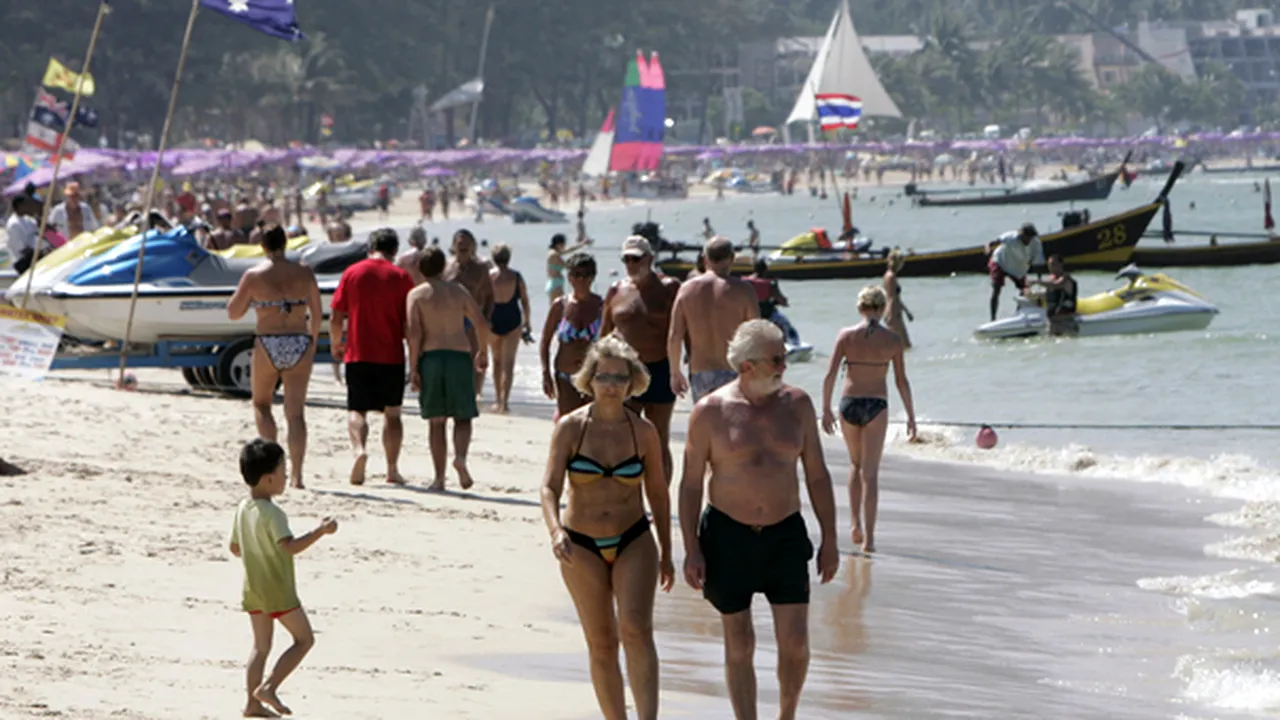 Locuitori ai Insulelor Canare ies la protest. Oamenii cer limitarea numărului de turişti