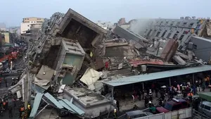Cutremur cu magnitudinea de 6,4 grade în Taiwan; numeroase clădiri s-au prăbuşit. FOTO, VIDEO