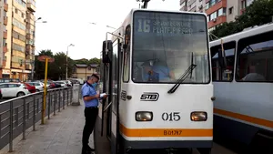 Poliţia Capitalei: Peste 1.100 de amenzi pentru nerespectarea regulilor în mijloacele de transport GALERIE FOTO