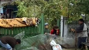 Zeci de locuinţe din Zalău, inundate după o ploaie torenţială