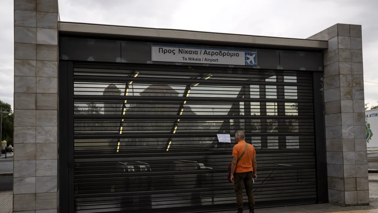 Atenţionare MAE: Perturbări majore ale transportului public din Grecia în contextul grevelor