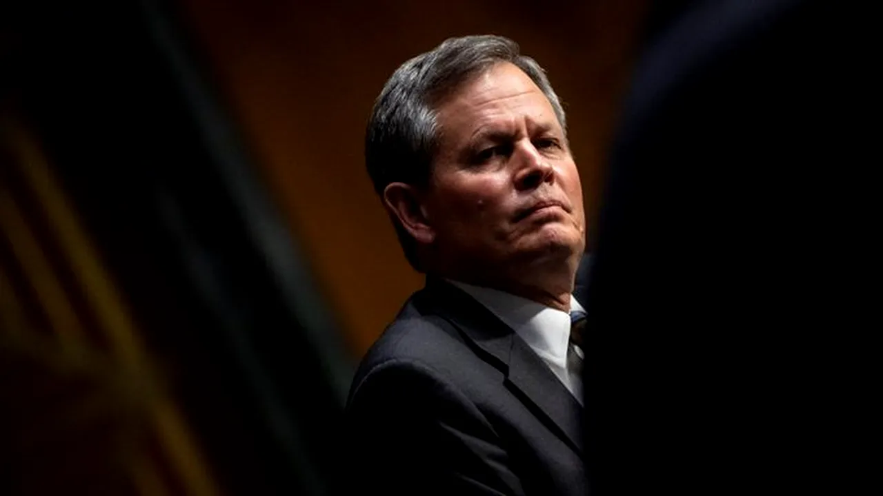 Un senator american, apropiat de Trump, face o vizită la Beijing
