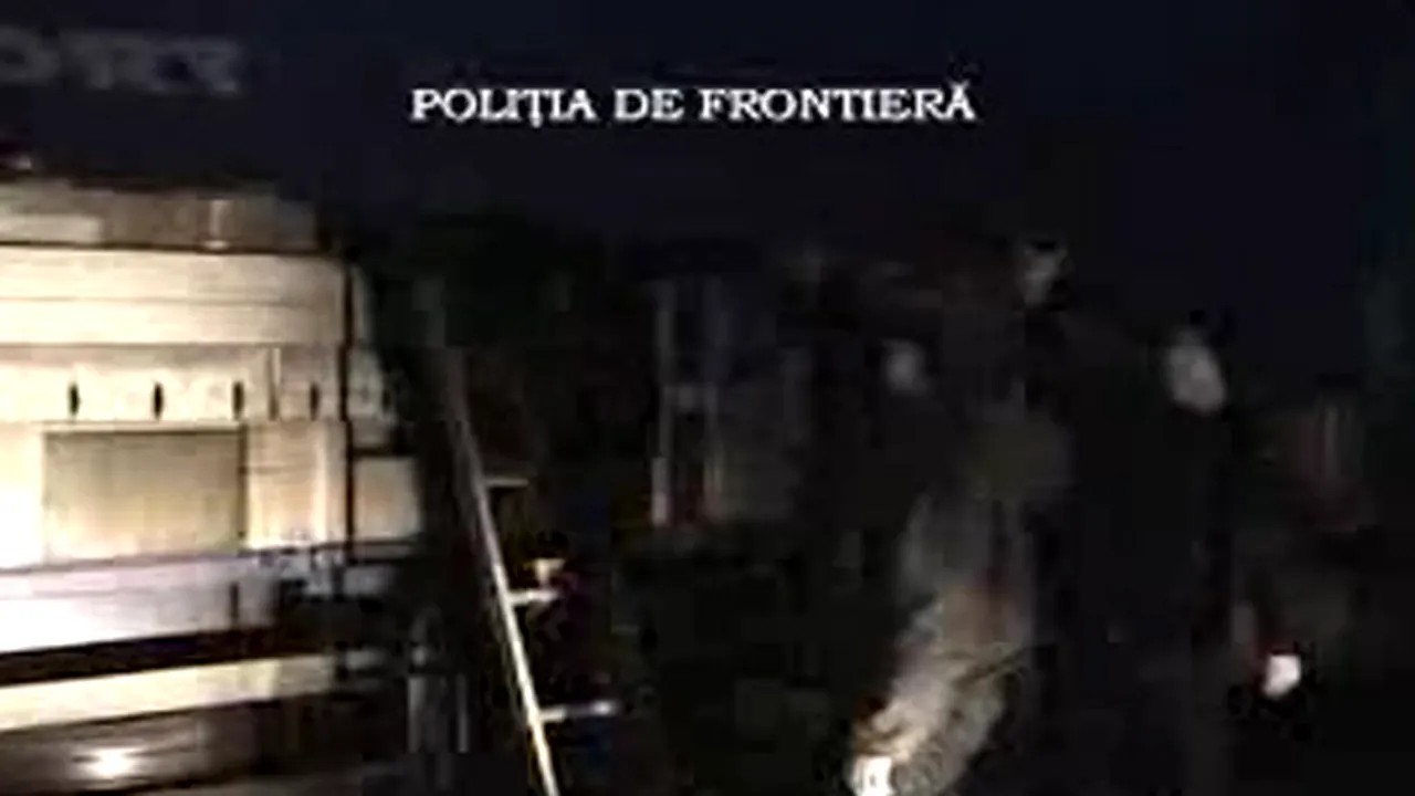 Cinci turci au fost prinşi ascunşi într-un tir, în Vama Vărşand