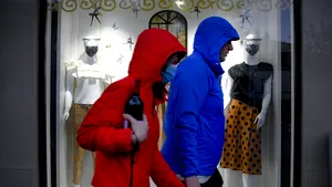 Cât i-a costat o ieşire la cumpărături pe trei bărbaţi întorşi din Germania. Aceştia se aflau în carantină 