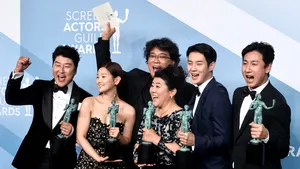 Primul film străin care obţine marele premiu la SAG: Lungmetrajul sud-coreean „Parasite” devine favorit la Oscar 2020