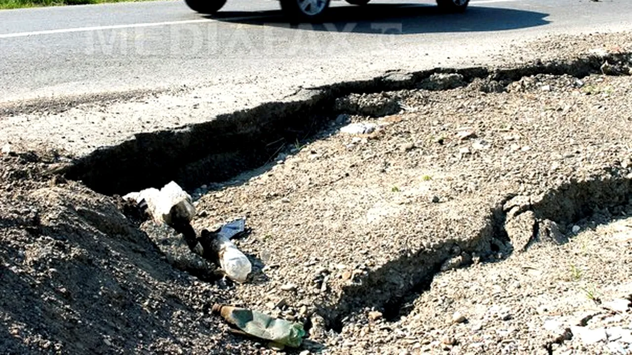 Starea drumurilor din România: Aproape 40% sunt pietruite şi de pământ. Câţi kilometri de autostradă s-au construit anul trecut