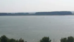 Insulă apărută în mijlocul Dunării la Galaţi, din cauza debitului scăzut al fluviului | FOTO, VIDEO