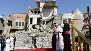 COMENTARIU Lelia Munteanu. Papa Francisc: rugăciune pe ruinele oraşului Mosul  
