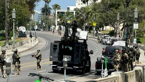 Parcul MacArthur din Los Angeles a fost teatrul unei operațiuni federale cu trupe și blindate tactice