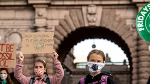 Greta Thunberg protestează din nou în faţa Parlamentului Suedez VIDEO 