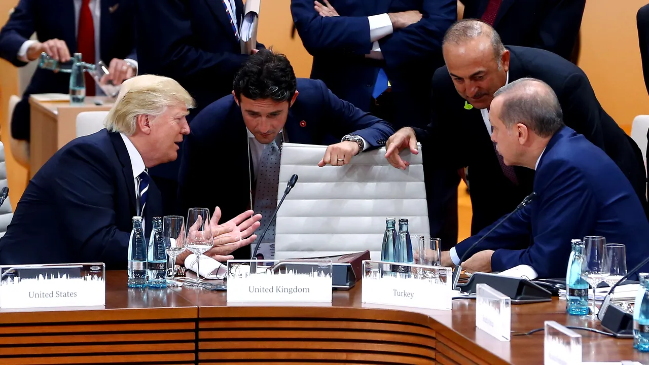 Trump şi Erdogan şi-au asumat angajamentul pentru îmbunătăţirea relaţiilor dintre SUA şi Turcia