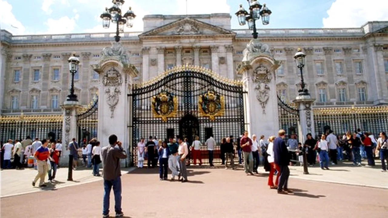 Incident la Palatul Buckingham. O persoană a demisionat în urma unor comentarii „inacceptabile