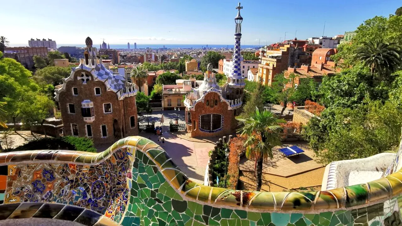 Opera ascunsă a lui Gaudí dintr-un sat de 1.000 de locuitori. Locul spectaculos din natură, la mai puțin de două ore de Barcelona