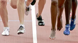 Alergatul în picioarele goale, ultima modă în materie de jogging