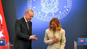 Summitul privind Fâșia Gaza din Egipt are o nouă misiune: s-o convingă pe Giorgia Meloni să se lase de fumat / „Nu vreau să omor pe cineva”, a spus Meloni