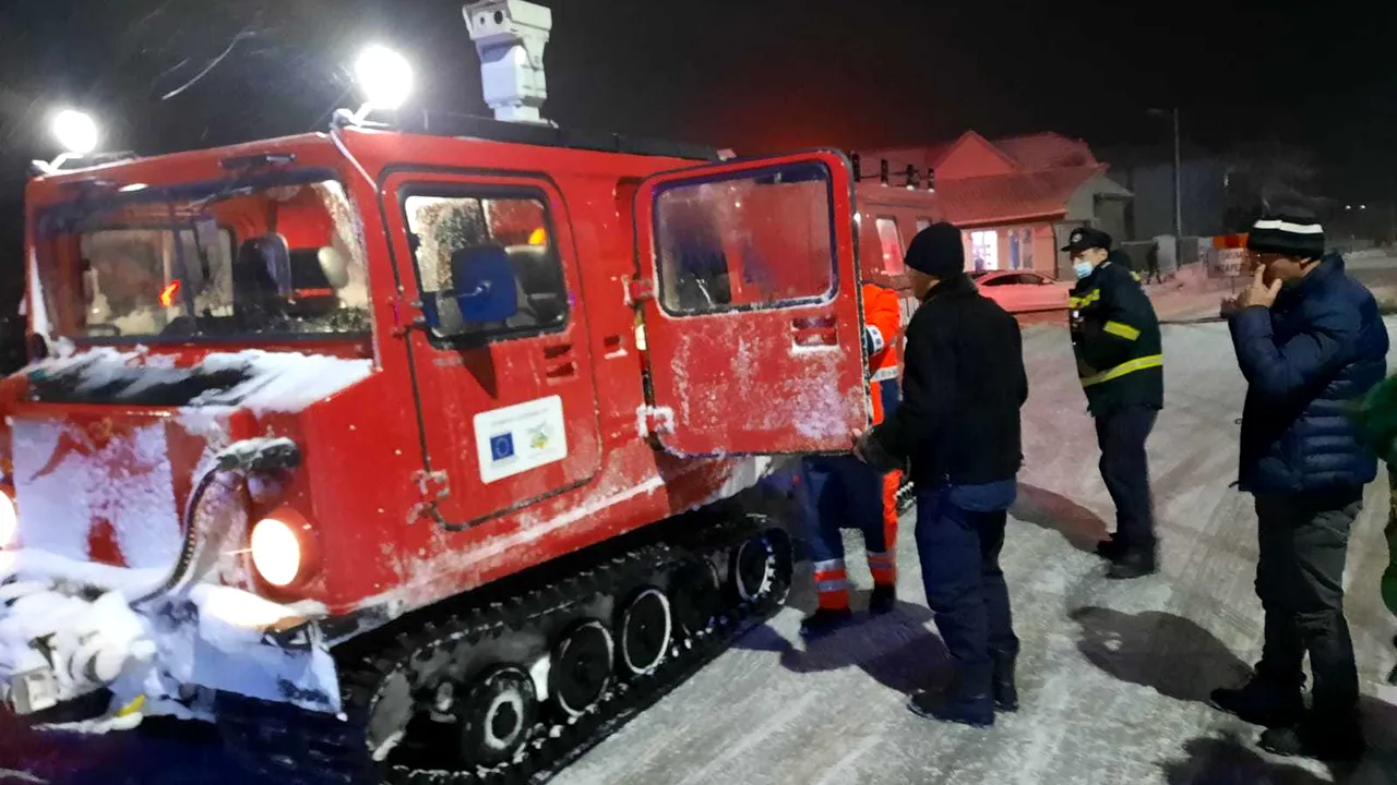 Bilanţul viscolului din Dobrogea: Peste 1.300 de persoane în 613 maşini blocate de vremea rea - FOTO, VIDEO