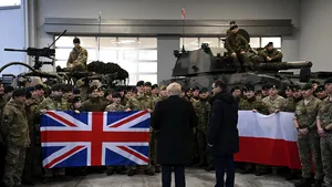 Marea Britanie trimite 8.000 de militari în estul Europei pentru exerciţii, în contextul invaziei ruse