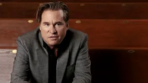 Val Kilmer a recunoscut că a suferit de cancer la gât