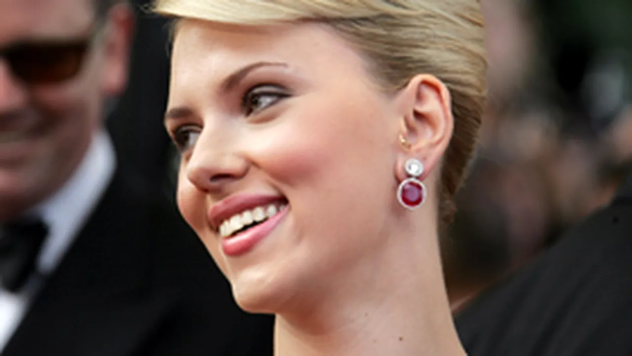 Scarlett Johansson îşi lansează primul album muzical, în mai
