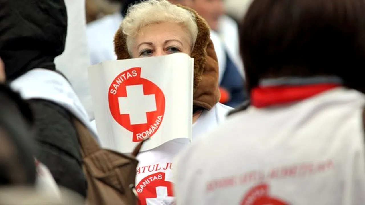 Sindicaliştii Federaţiei Sanitas protestează la ministerele Sănătăţii, Muncii şi Finanţelor 