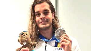VIDEO Medalie pentru Robert Glinţă. Înotătorul român a obţinut medalia de argint la 100 m spate, la Campionatul European de nataţie în bazin scurt