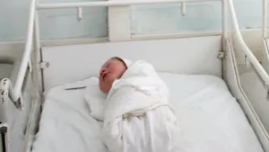 Anchetă la Spitalul din Galaţi, în cazul bebeluşului cu fractură de femur