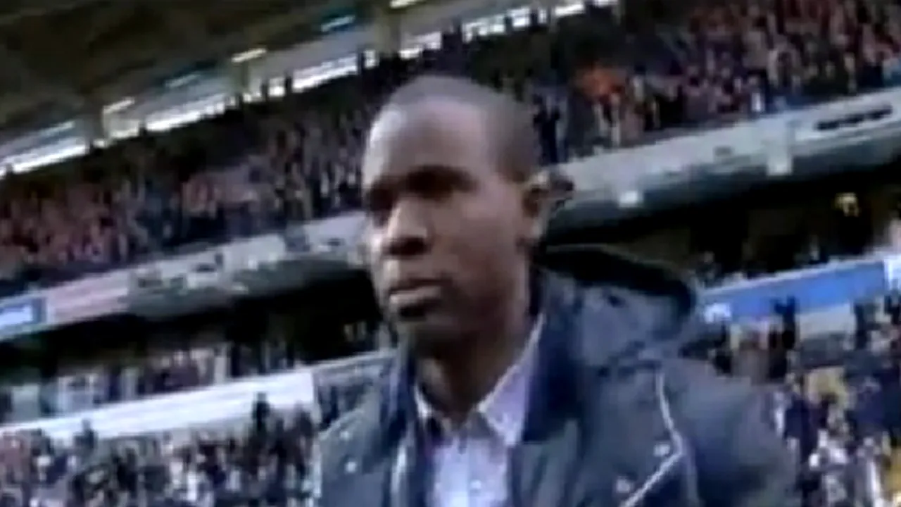 Moment emoţionant: Muamba a revenit pe stadionul echipei sale. Cum a fost întâmpinat de fani - VIDEO