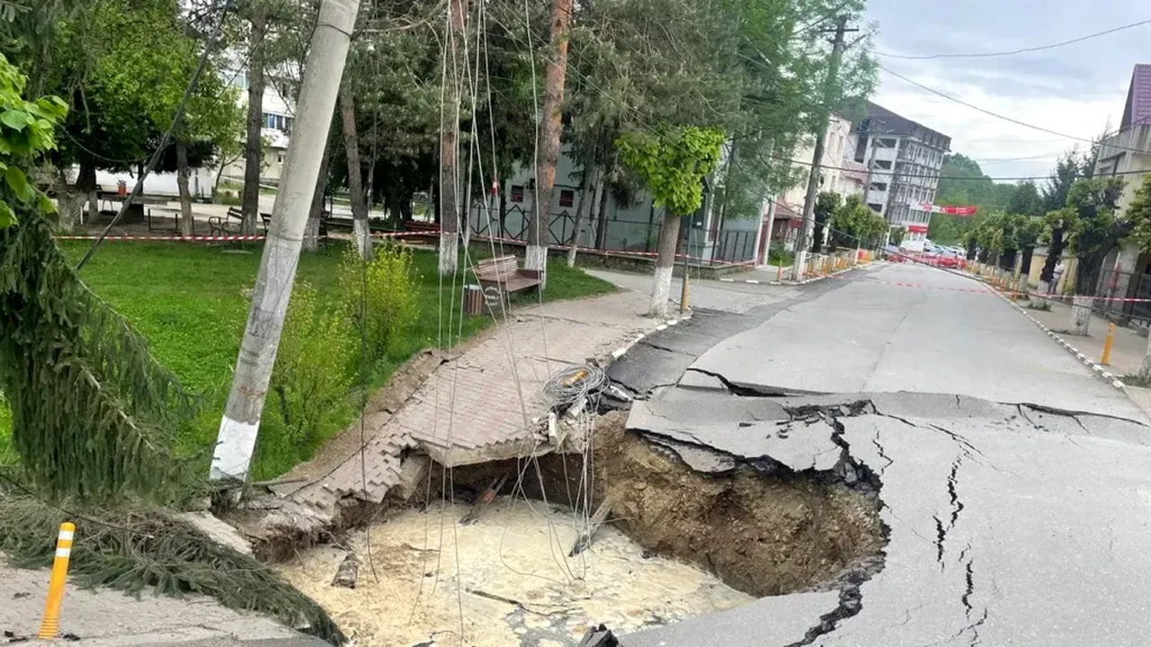 G4Media: Zeci de drumuri şi podeţe din Buzău au fost afectate de ploi în ultimele zile