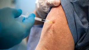 COMENTARIU Crenguţa Nicolae: De fapt, de ce să mai ţinem vaccinurile pentru bătrâni?