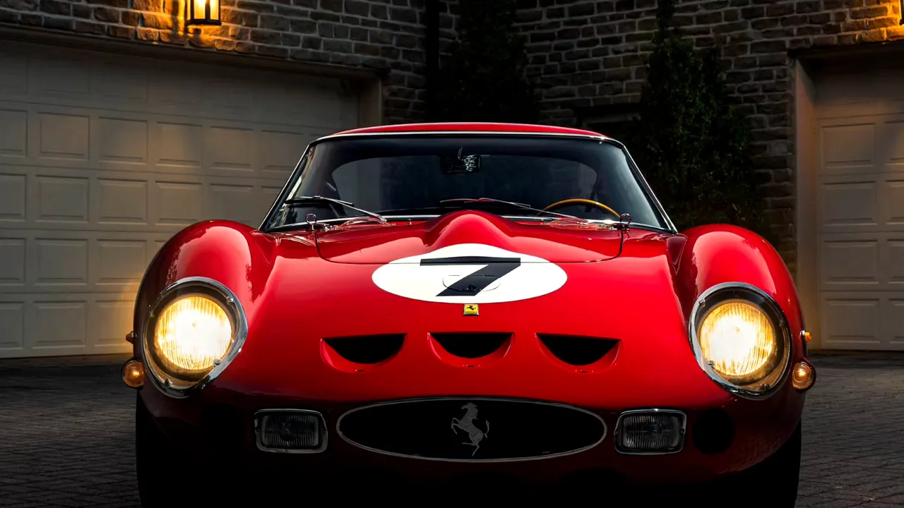 Cea mai scumpă maşină Ferrari s-a vândut la licitaţie pentru o sumă record. Modelul a făcut istorie în Formula 1