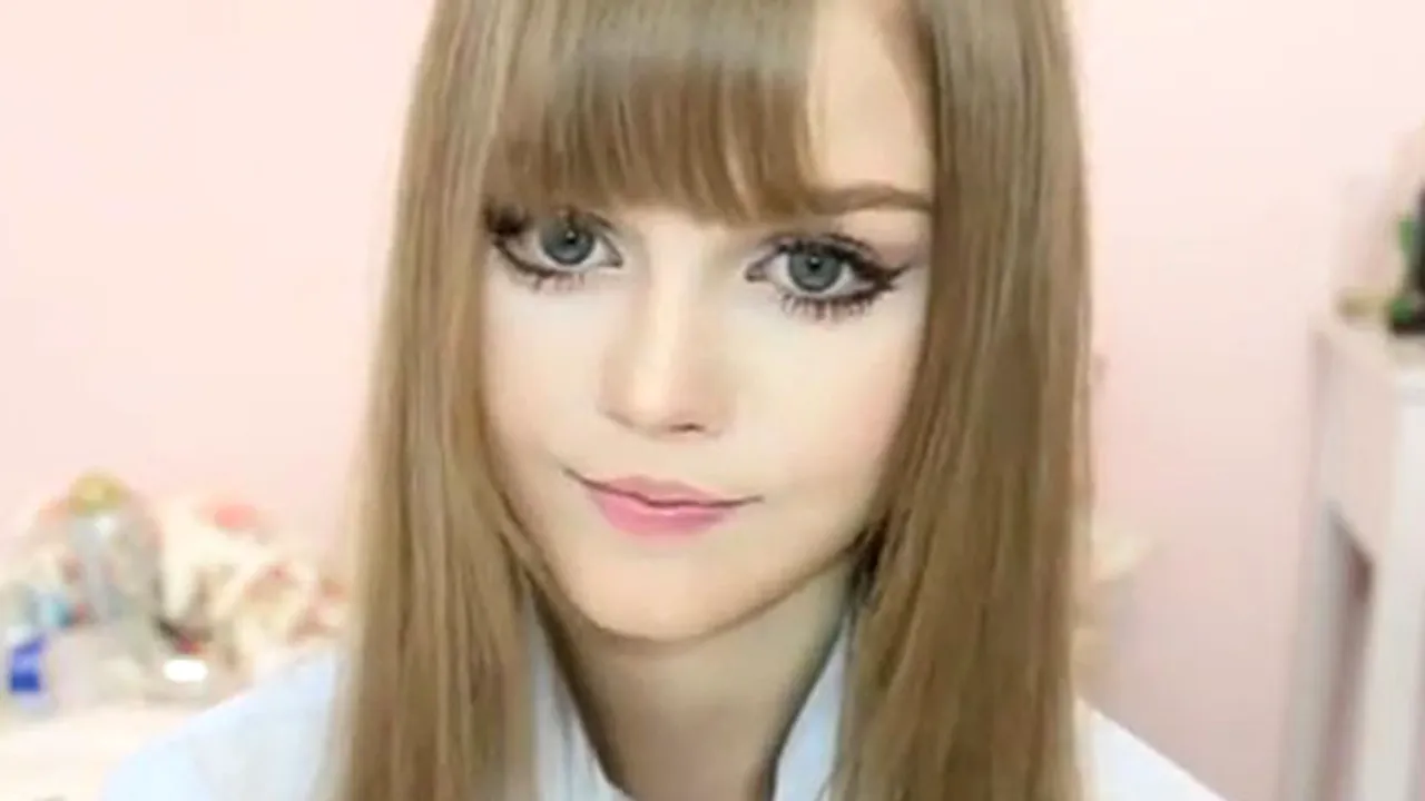 Păpuşile Barbie vii: Cum se transformă adolescentele în idolii copilăriei - VIDEO