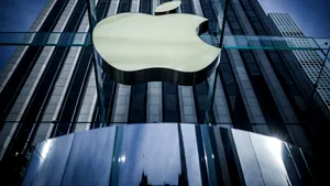 FT: Apple ar putea fi primul gigant tehnologic care s-ar putea confrunta cu sancţiuni din partea UE