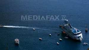 MAE: Românul aflat la bordul navei eşuate în Marea Egee a fost salvat. Starea de sănătate - bună
