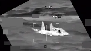 Manevra periculoasă a un avion chinez, care s-a apropiat la 3 metri de B-52 american: Am riscat coliziunea

