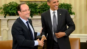 Gafă la Francois Hollande: Scrisoarea de felicitare trimisă lui Obama, formulată greşit