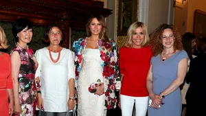 Melania Trump a purtat un sacou de peste 50.000 de dolari, în Sicilia, la întâlnirea cu celelalte soţii ale liderilor lumii