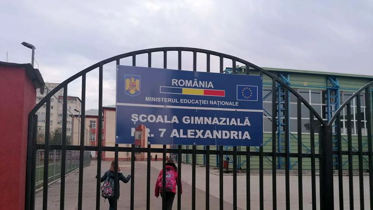 Fiul unui fost poliţist, snopit în bătaie în faţa unei şcoli din Alexandria 
