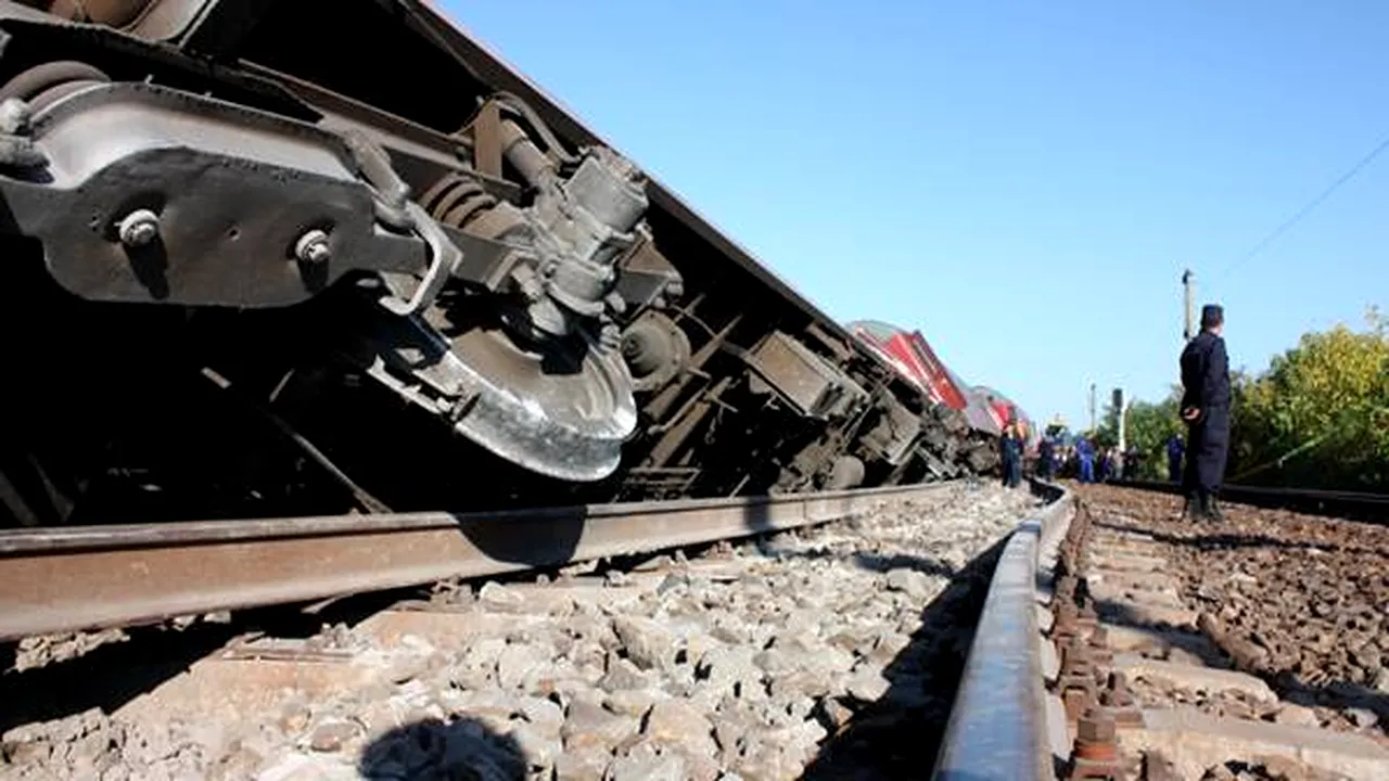 Cel puţin doi morţi şi 43 de răniţi, în urma deraierii unui tren în nordul Indiei