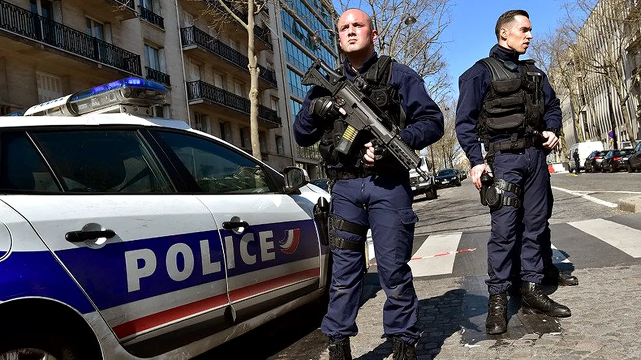 ALERTĂ în Franţa: O maşină a intrat într-un grup de oameni la Toulouse. Cel puţin trei răniţi/ Autorul atacului, cu probleme psihice